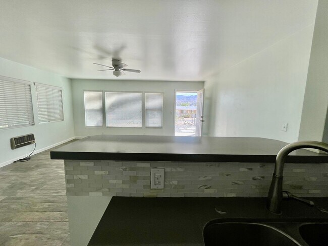 Foto del edificio - Joshua Tree home with views, views, views....