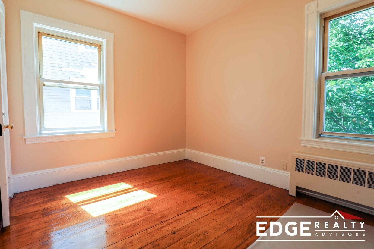 Foto principal - 28 Westford St