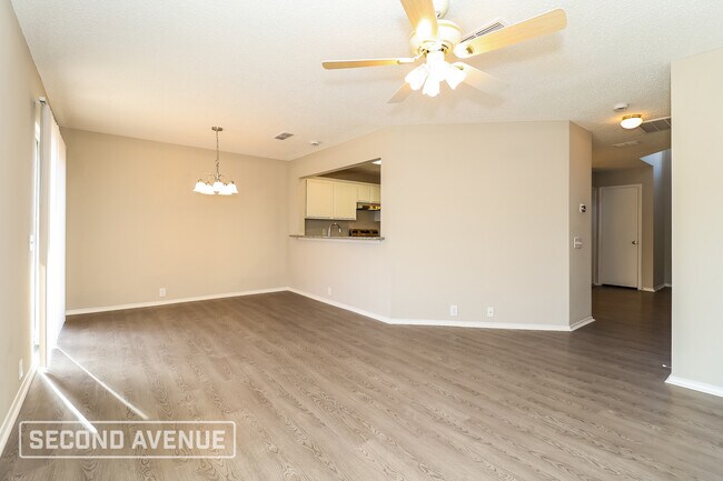 Foto del edificio - 8525 Auburn Dr