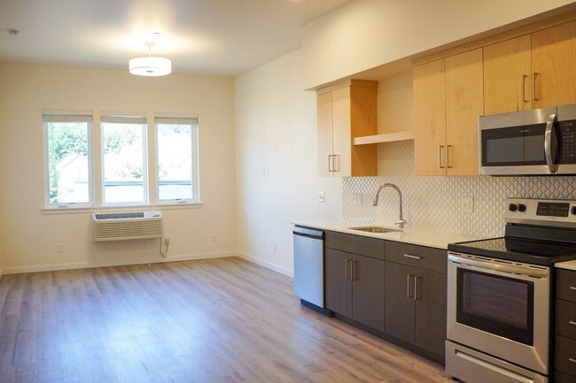 Building Photo - Modern & Spacious 1 Bedroom + Office with ...