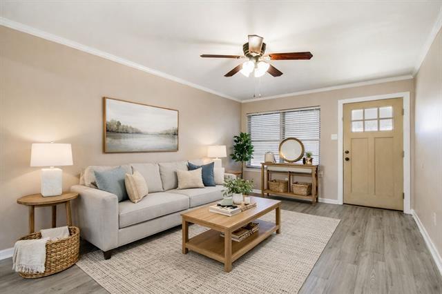 Building Photo - 328 S 1st St