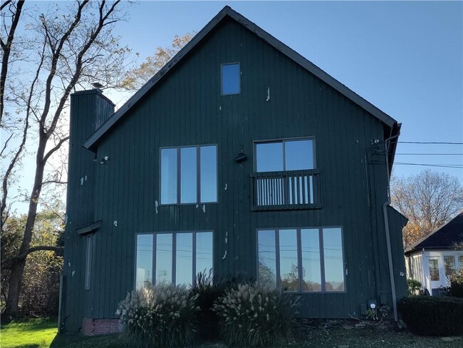 Building Photo - 1705 Wampanoag Trail