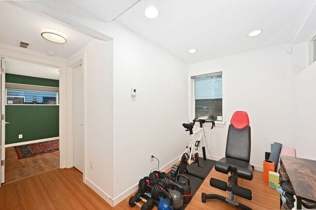 Building Photo - 3-Story Ballard Home - In Unit Washer/Dryer, Rooftop Deck