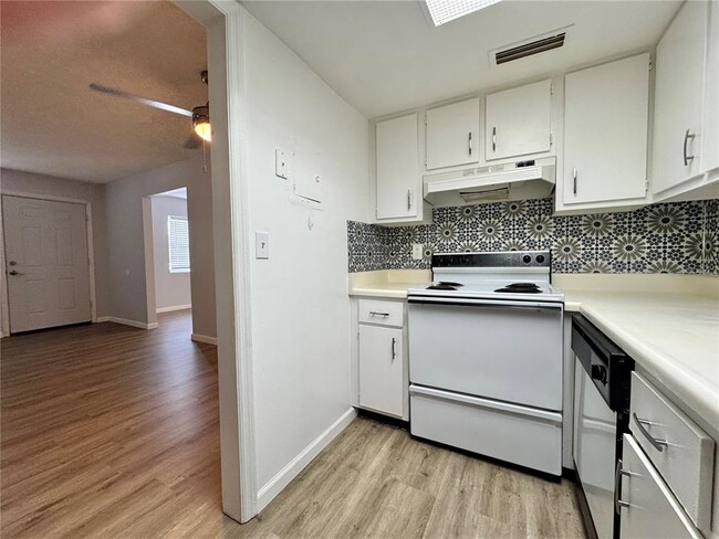 Foto del edificio - 551 Flemming Way