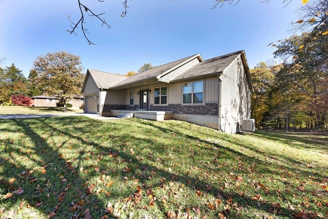 Building Photo - 369 Meadowview Dr