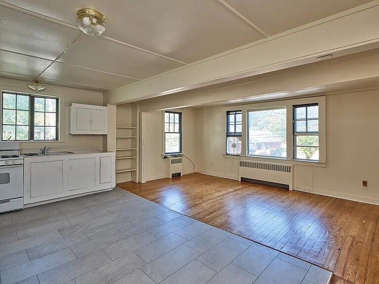 Primary Photo - 13 BRIDGE St