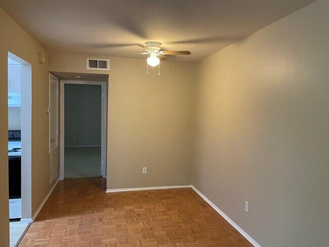 Foto del edificio - 4118 Sherwood Ln