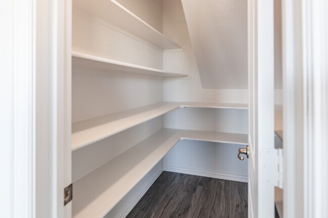 Foto del edificio - 1446 Waterview Dr