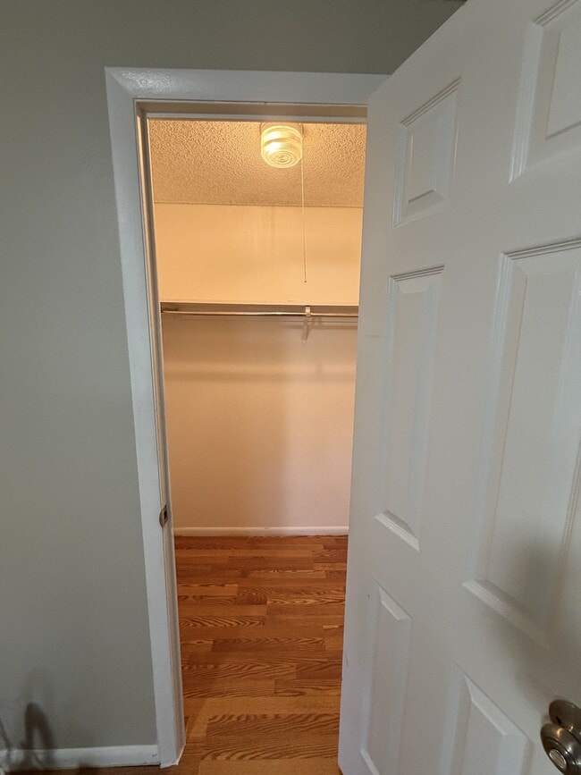 Building Photo - 1302 S Parker Rd