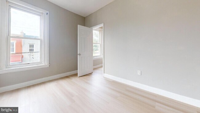 Foto del edificio - 701 E Clearfield St