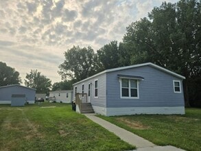 Building Photo - 725 Juliet Dr