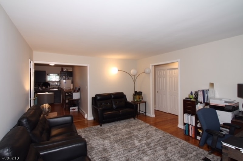 365 Bloomfield Ave Unit 3A, Verona, NJ 07044 Room for Rent in Verona, NJ