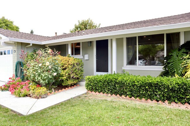 Foto del edificio - Adorable home in Northgate – Fremont!