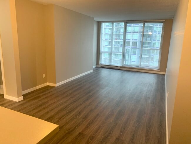 Building Photo - 1702-13688 100 Avenue Includes