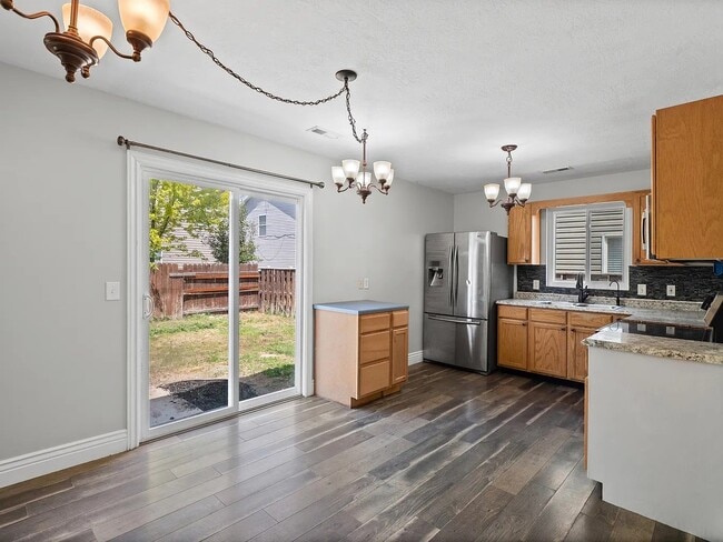 Building Photo - 1346 Archmore Dr