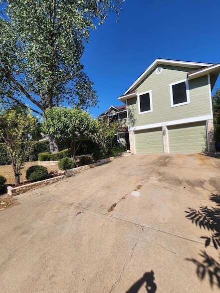 Building Photo - 12337 Yarmont Way