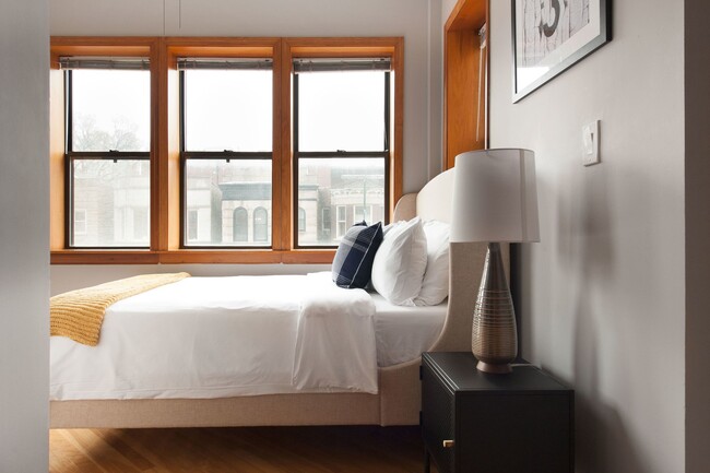 Foto del edificio - 902 Addison W St