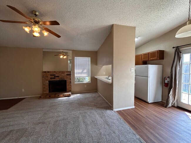 Foto del edificio - 129 N Troy Ave