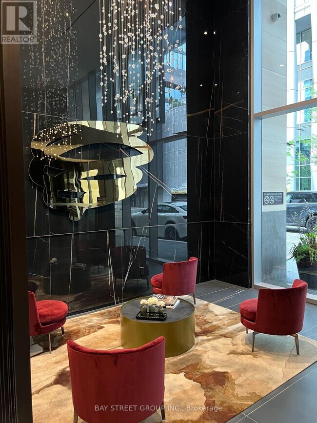 Photo du bâtiment - 11-3611 Yorkville Ave