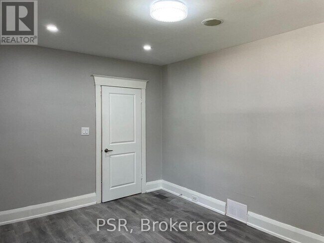 Photo du bâtiment - 377 Strathmore Blvd
