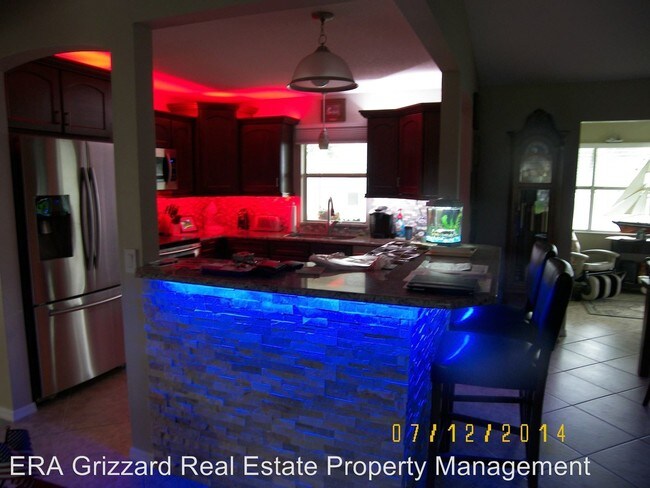 Building Photo - 1221 La Paloma Pl