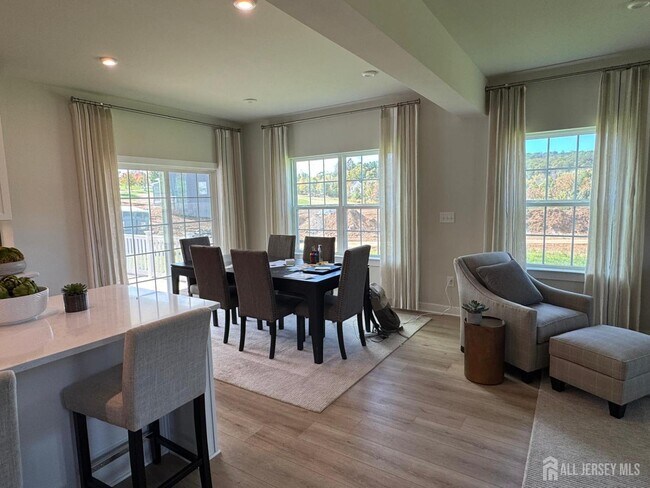 Foto del edificio - 2 Drake Ct