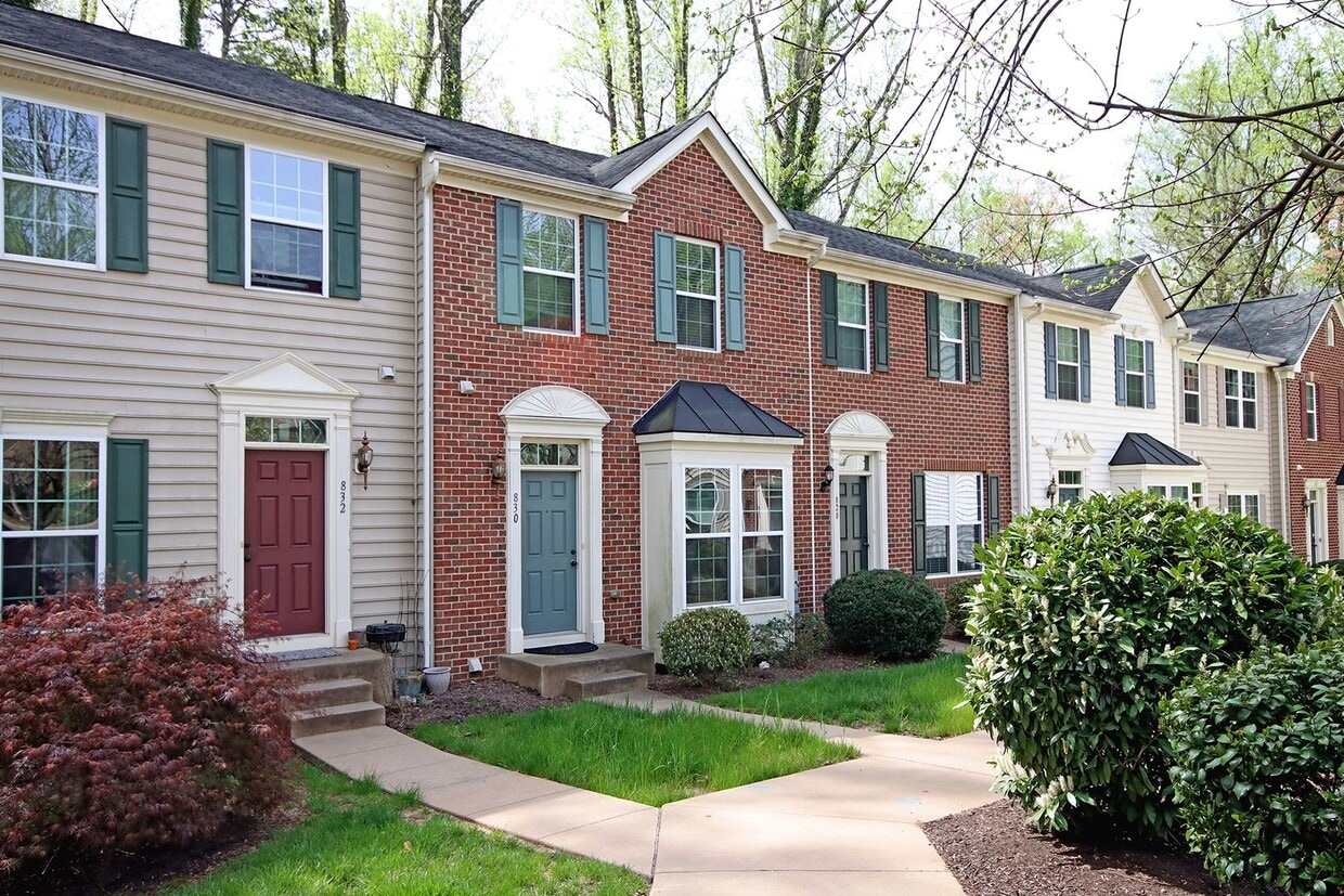 Pet-Friendly Townhome Near UVA Medical Center - Pet-Friendly Townhome Near UVA Medical Center