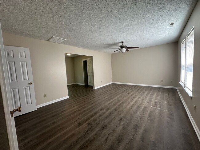 Foto del edificio - 5410-5412 Dorcas St.