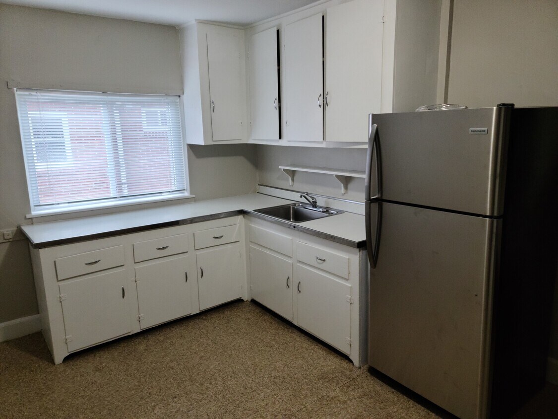 Primary Photo - 20 Brock St