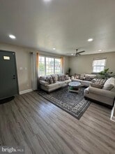 Building Photo - 7837 Lawndale Ave
