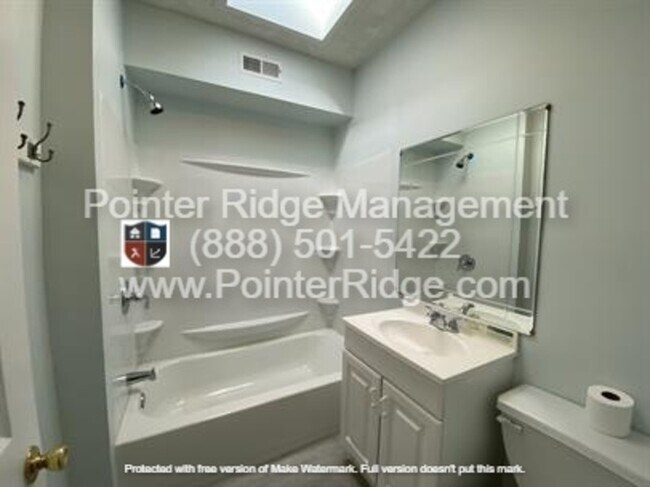 Building Photo - 424 Ilchester Ave