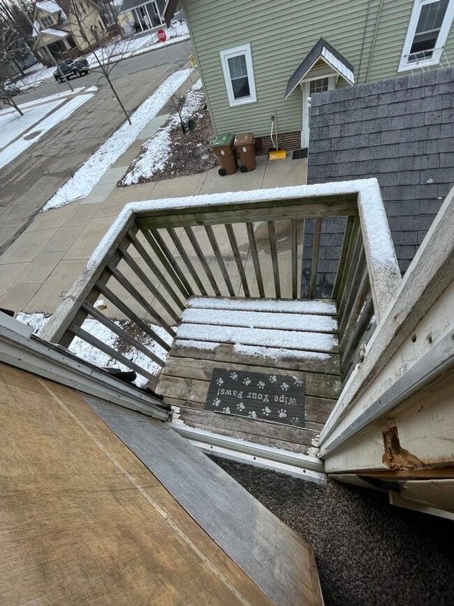 Building Photo - 2416 Algoma St