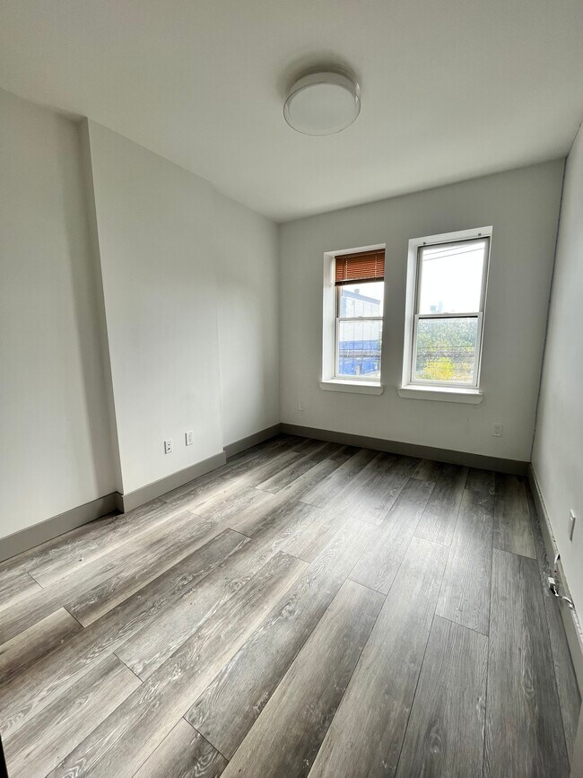 181 Baldwin Ave 2R - 175 Baldwin Ave