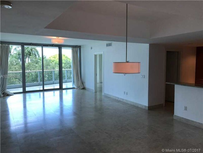 Building Photo - 2627 S Bayshore Dr
