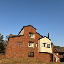 Building Photo - 1721 Ridgehaven Ct