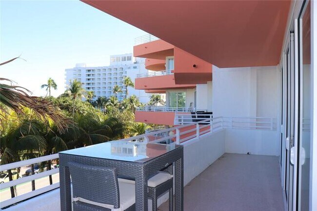 Foto del edificio - Ocean Place Condo Fully Furnished Ocean Views