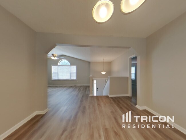 Foto del edificio - 514 Woodwind Dr