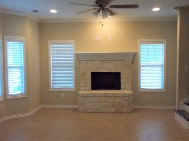 Building Photo - 1322 Milner Dr