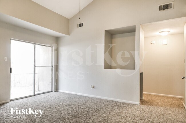 Foto del edificio - 3815 Derbyhall Dr