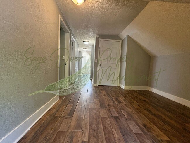 Foto del edificio - 2639 E 29th St