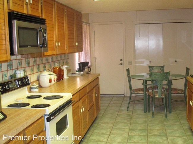 Building Photo - 3437 S Placita del Disfrute