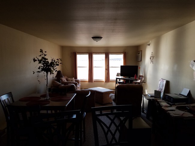 Foto del edificio - 4960 Service Dr