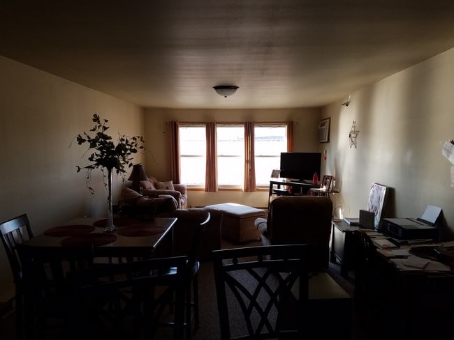 Building Photo - 4960 Service Dr