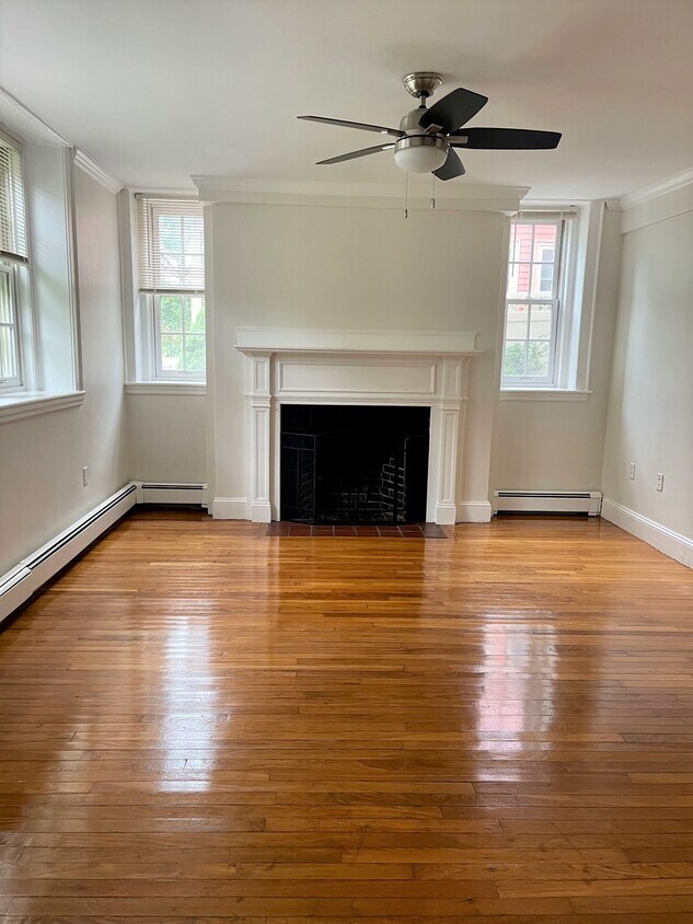Primary Photo - 359 Harvard St