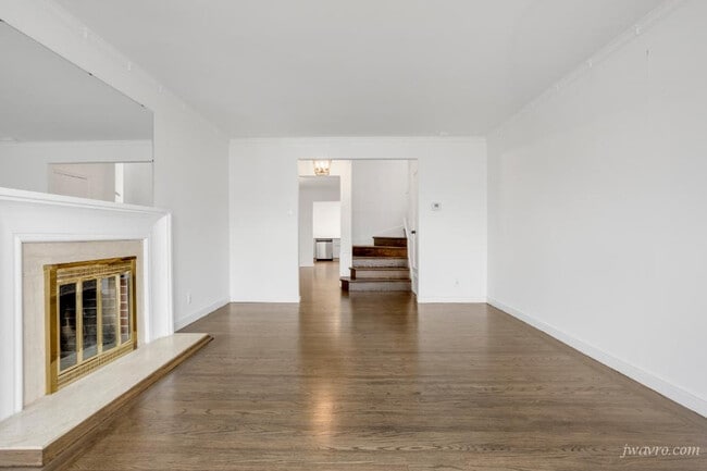 Building Photo - 2 Lapham Way