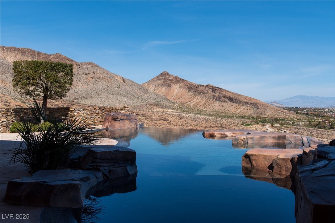 Foto principal - 5 Promontory Pointe Ln