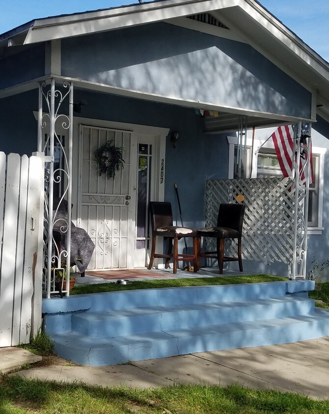 Enjoy the sun on your front porch - 2407 E 14th St