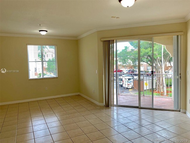 Foto del edificio - 8854 W Flagler St