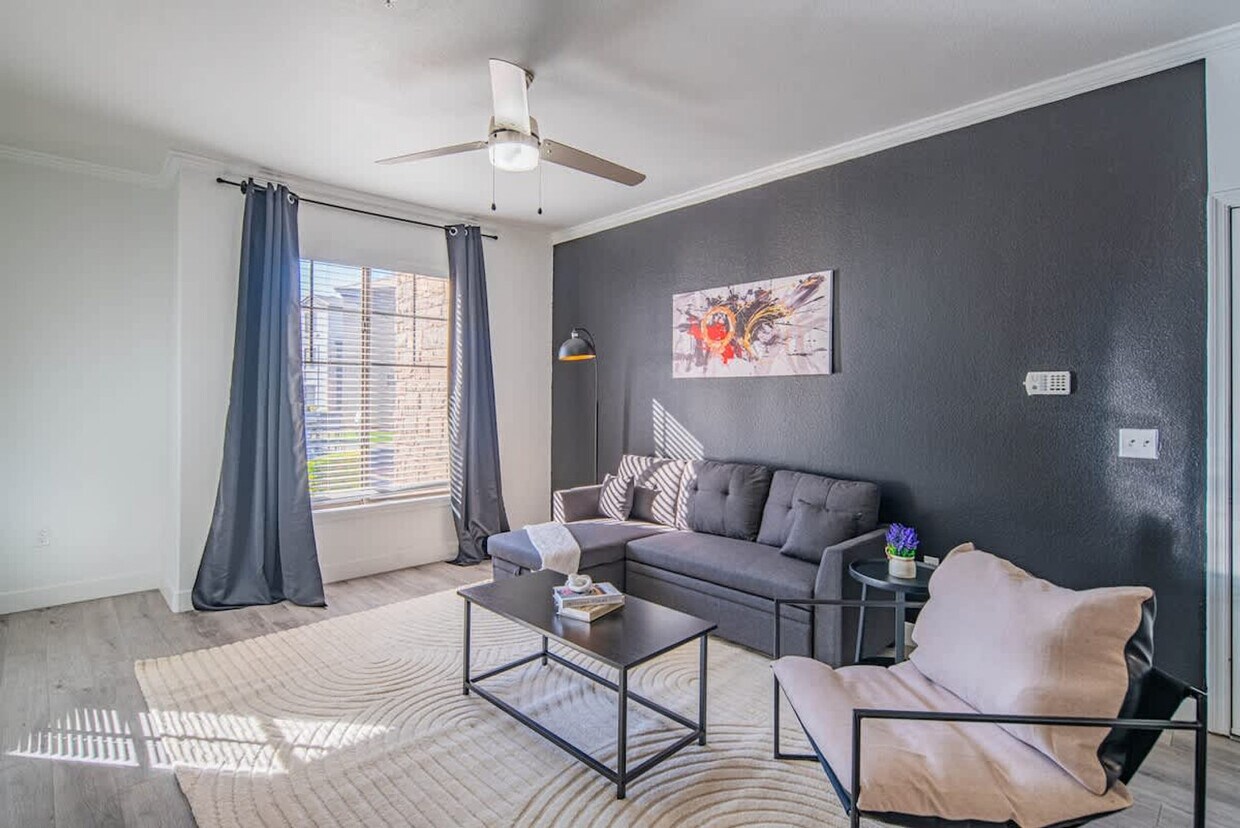 Foto principal - 7455 N 95th Ave