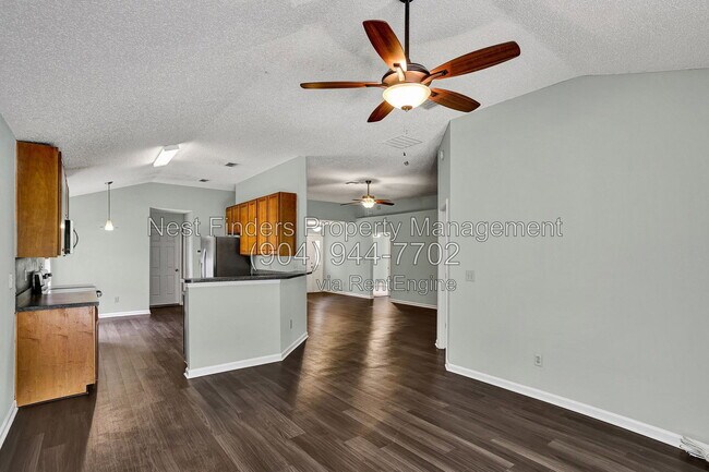 Foto del edificio - 9245 Hawks Run Ln